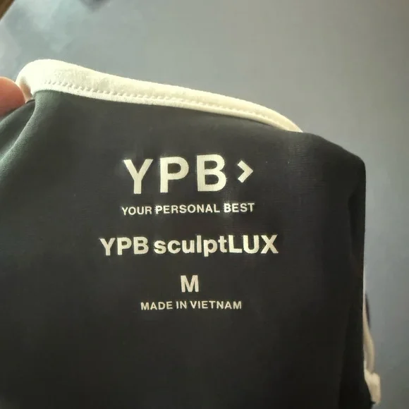 Abercrombie YPB workout tank - Picture 3 of 3